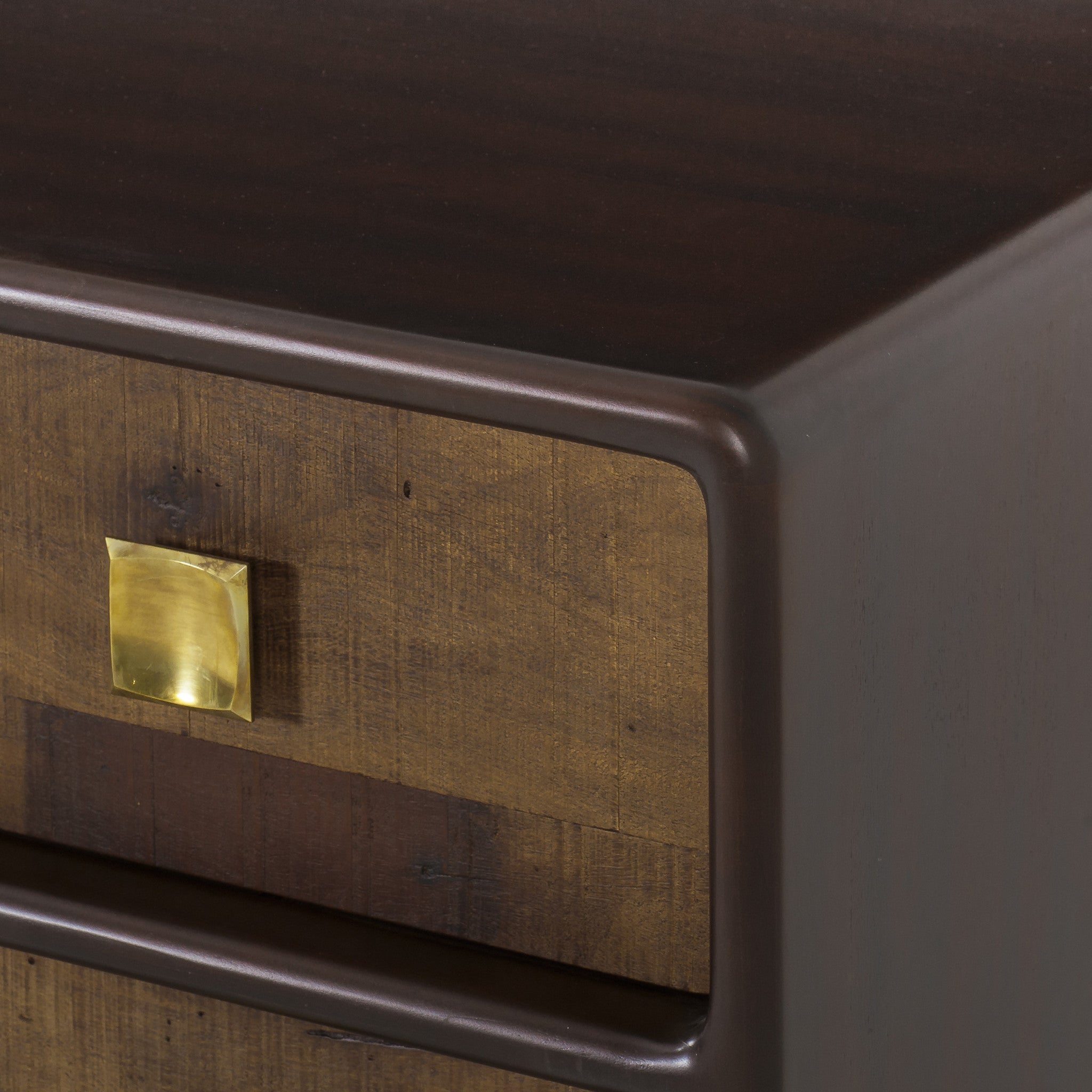 Leonardo Dresser