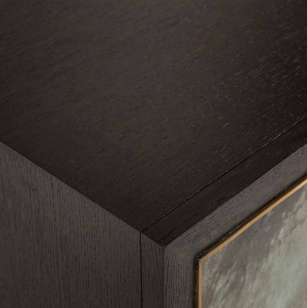 Levi Credenza