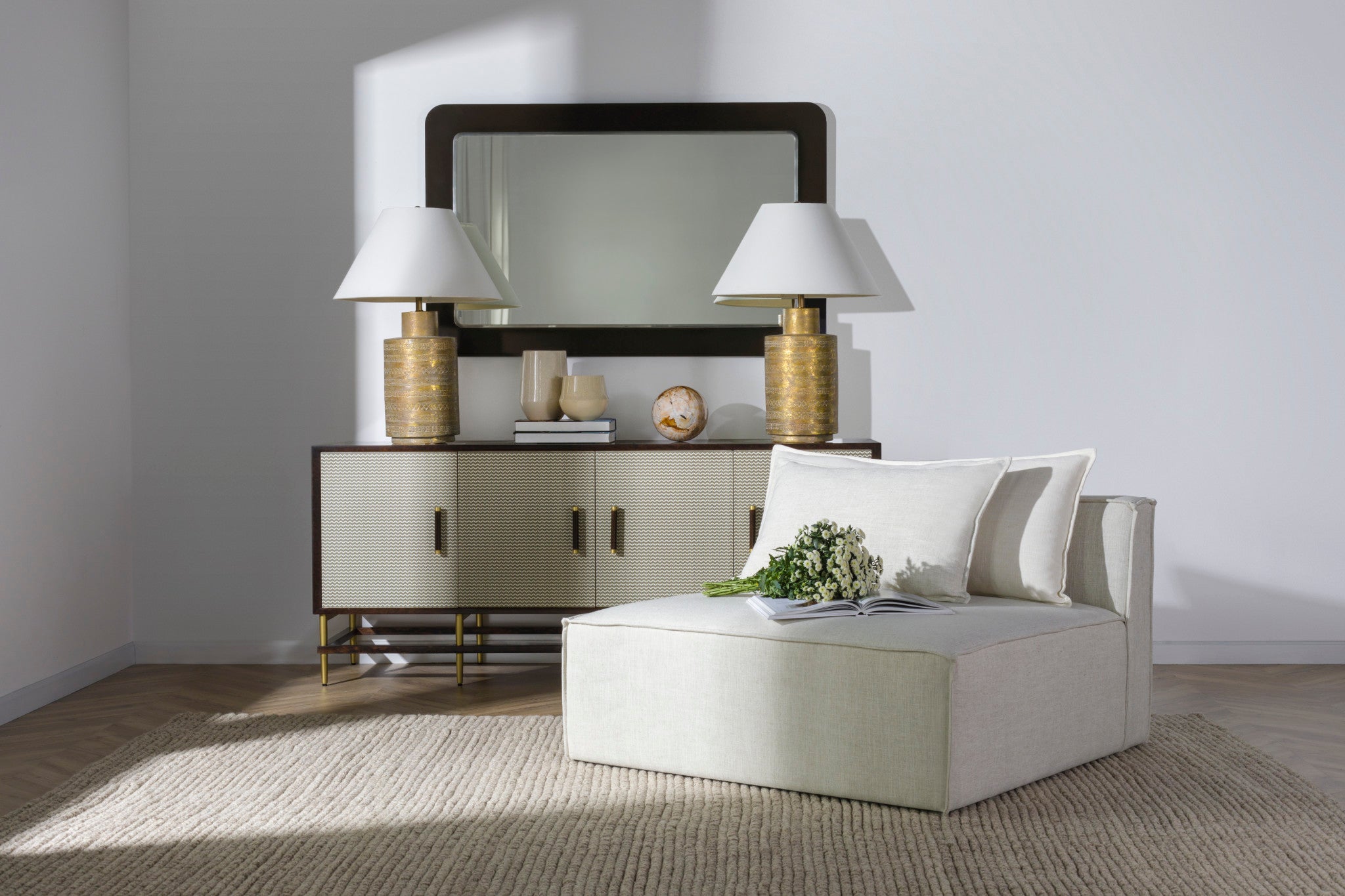 Armless Chair / Fixed Cover / Madison Dove