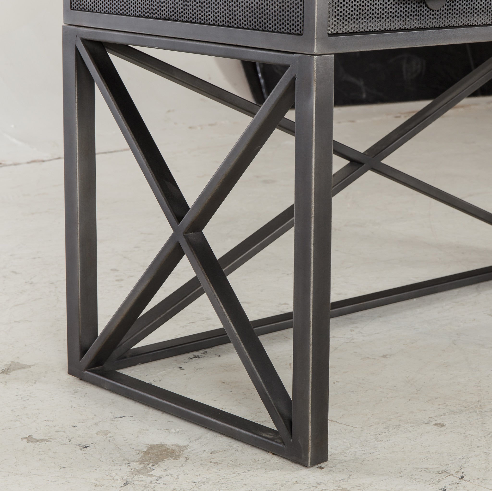 Deleon Desk