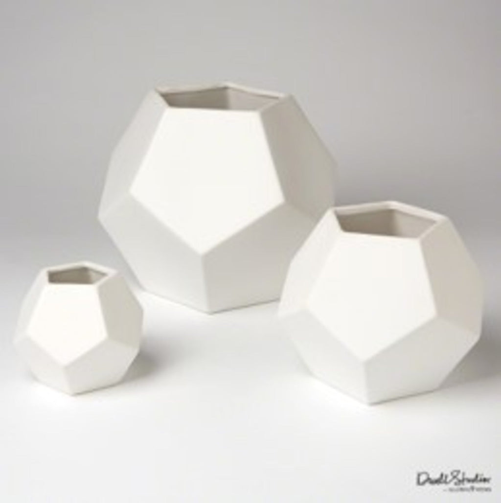 Small - 4.5" W x 4.5" D x 4" H