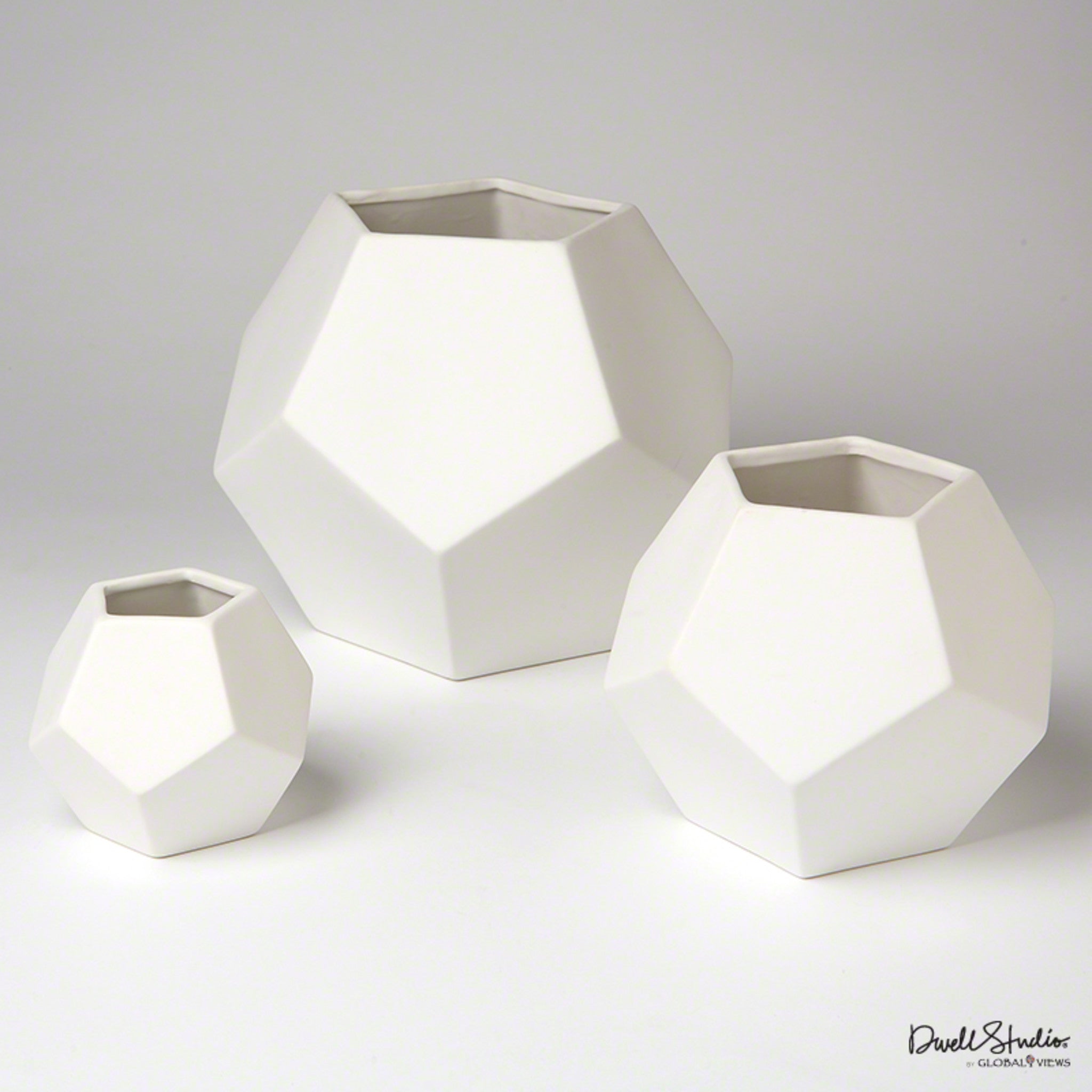 Small - 4.5" W x 4.5" D x 4" H