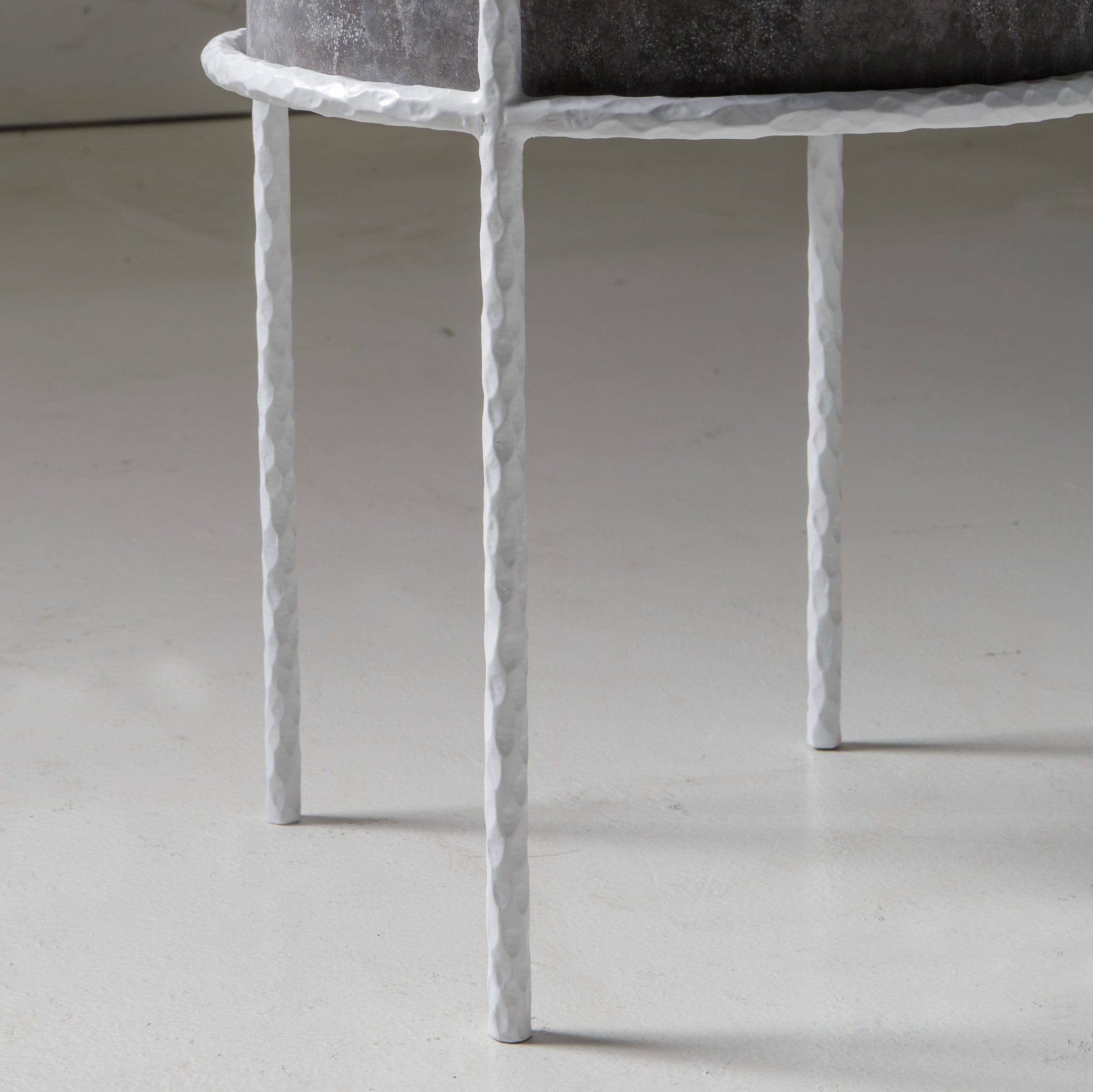 Avalon Round Planter