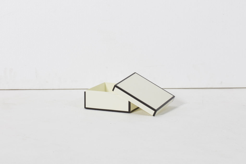 Small - 7.5" W x 7.5" D x 3.5" H