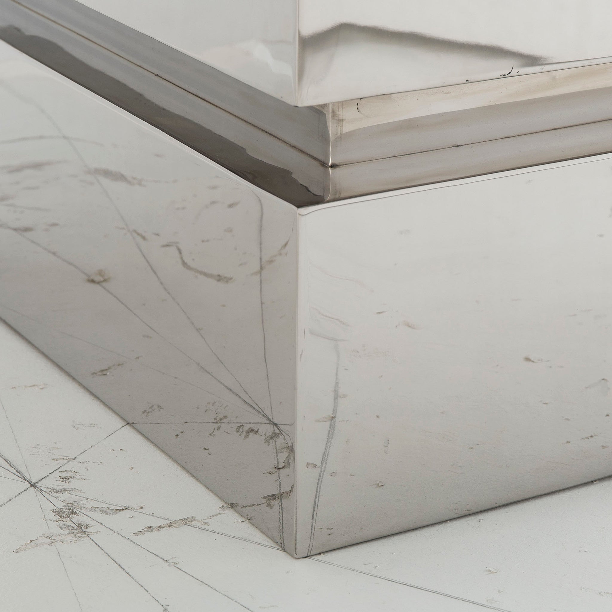Morgan Pedestal Table