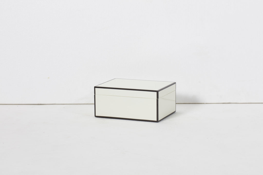 Large - 10.5" W x 8" D x 4.5" H