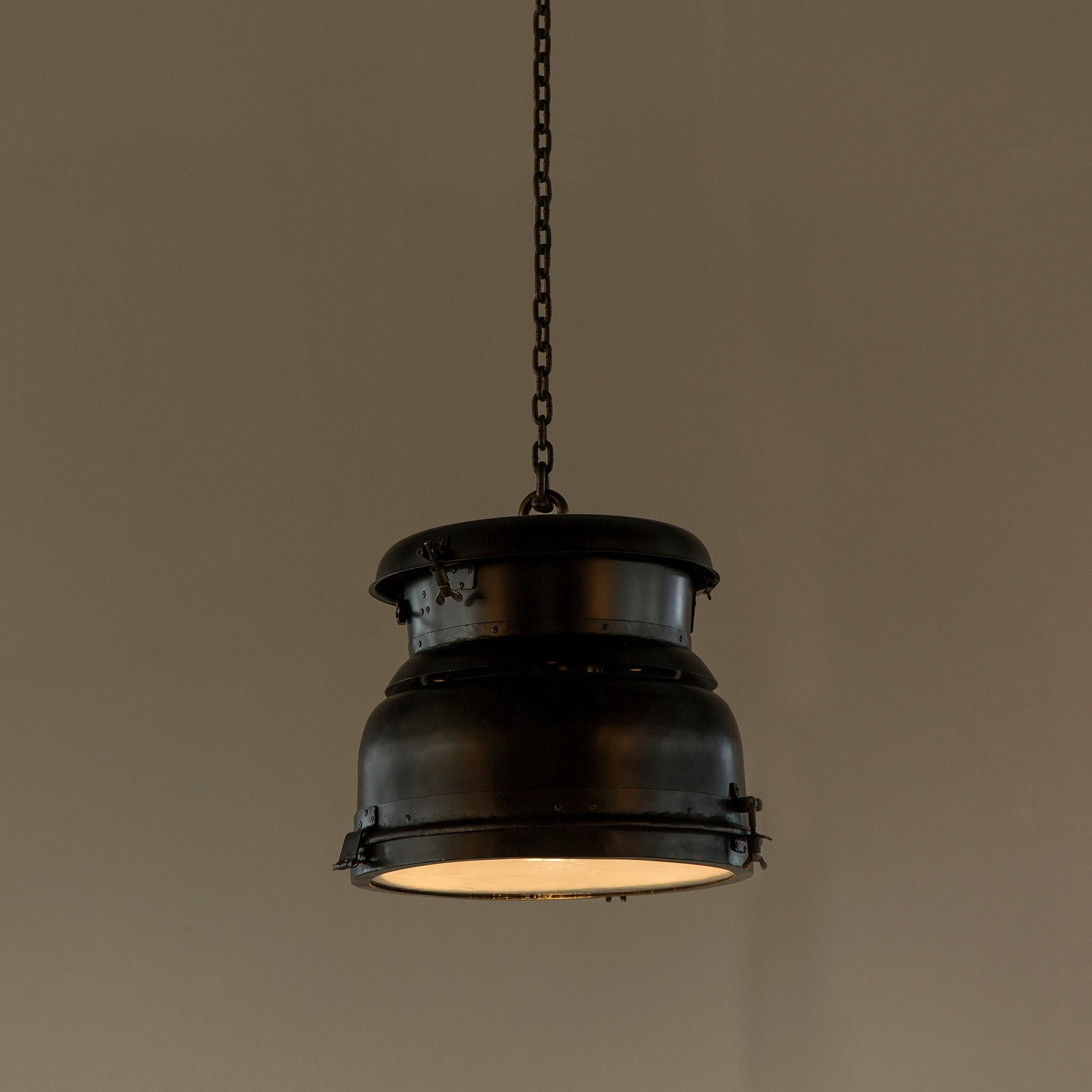 Barry W. Pendant