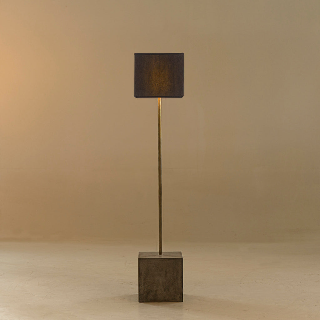 Square / Black Shade